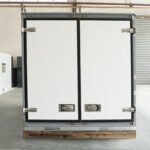 Puerta Trasera Giratoria para Camión de Caja