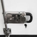 Cerraduras y bisagras para puertas de camiones